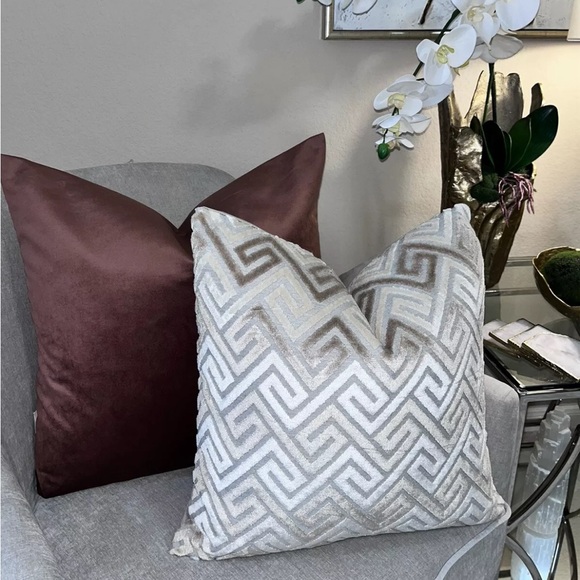 1-TGH TESSITURA ITALIAN VELVET DECORATIVE PILLOWS(Read description for details) - Picture 7 of 16